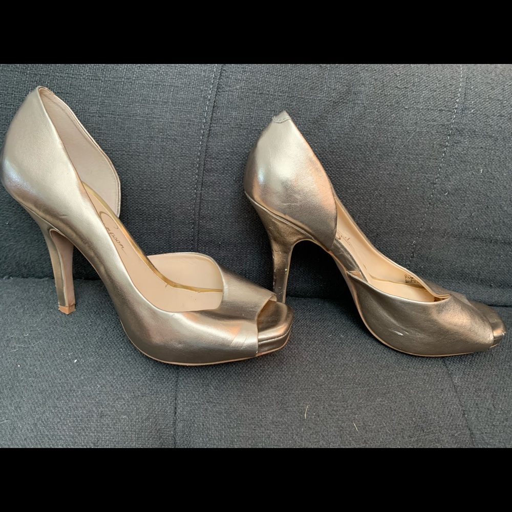 Jessica Simpson gold heels size 7.5 dressy shoes - Picture 5 of 7